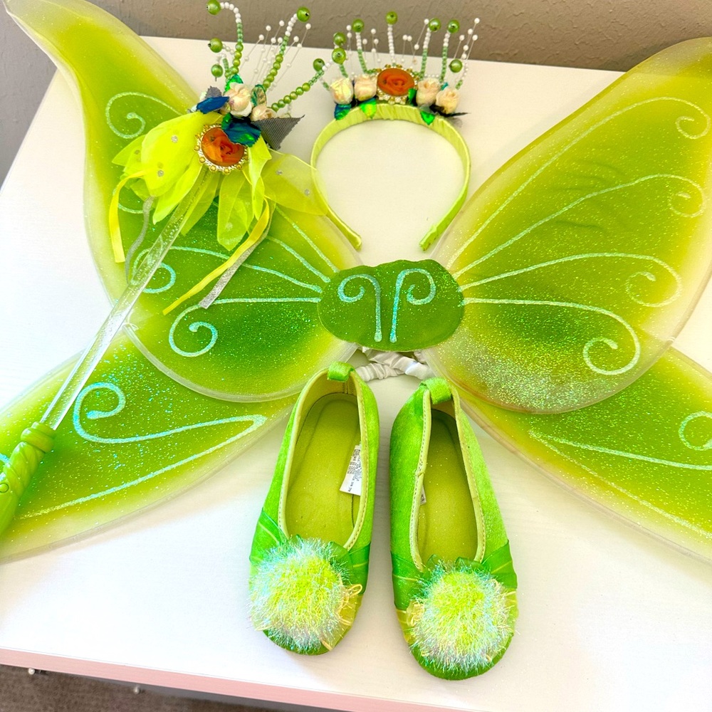 Disney’s Tinkerbell Costume Accessories with light up wand!